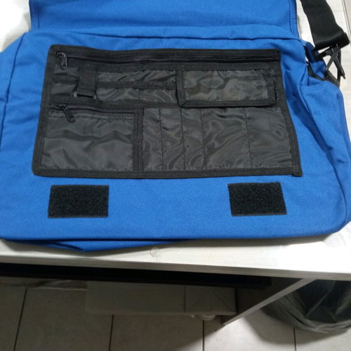 Messenger bag like new, blue, shoulder, durable material