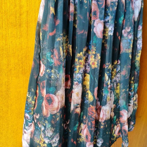 Pink Woman dress Medium black floral like new