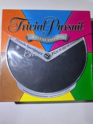 Trivial Pursuit Deluxe Edition board game like new