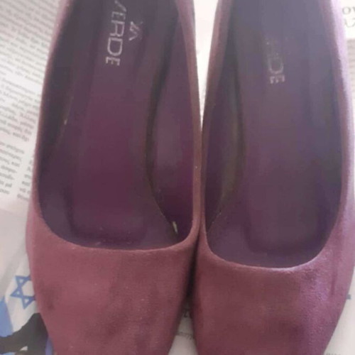 Verde synthetic suede pumps like new, burgundy