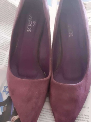 Verde synthetic suede pumps like new, burgundy