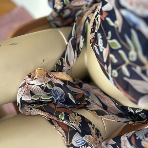Floral sheer blouse like new, summer style, size L