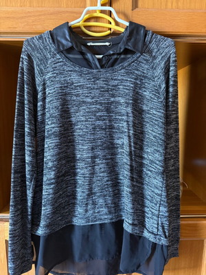 Gray blouse with black details new, size L