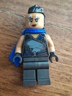 Lego Valkyrie and Korg Infinity Saga Marvel figures new