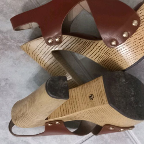 Women's brown sandals size 36 like new