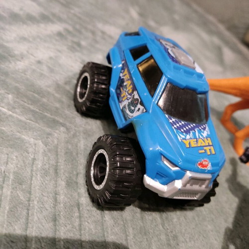 Children's toys like new, all together
