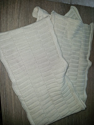 White scarf like new with silver thread