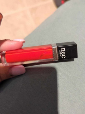 Gloss κραγιόν Nee Make up Milan καινούργιο