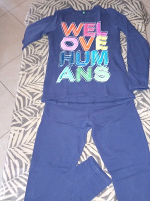 Benetton tracksuit dark blue size 11-12 years like new