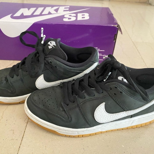 Nike SB Dunk Low Pro black athletic shoes like new