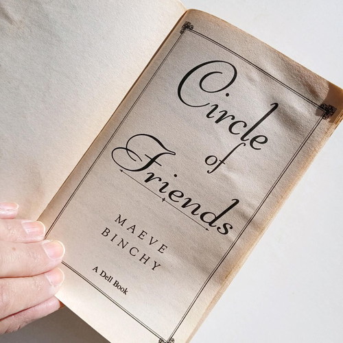Book Circle of Friends by Maeve Binchy used, English language