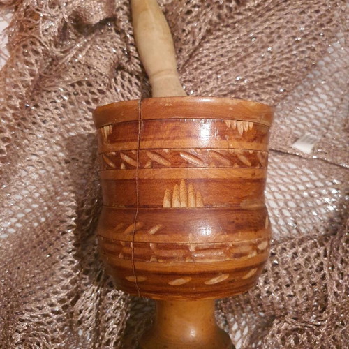 Wooden mortar used with crack, for decoration