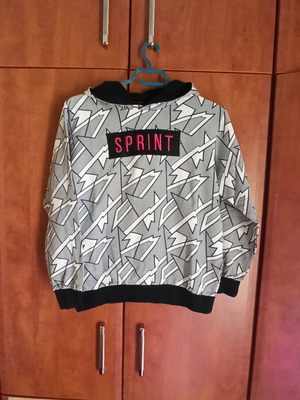 Sprint sweatshirt for boy 12 years like new, black and white