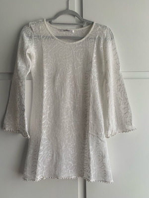 L.A. Dolls white lace beachdress like new, size M