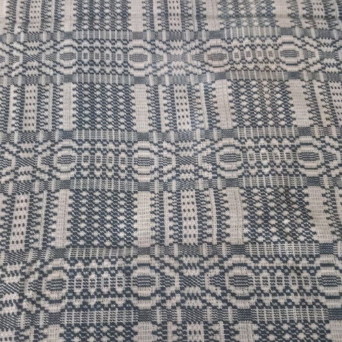 Woven blanket used 1.40x2.00 in good condition