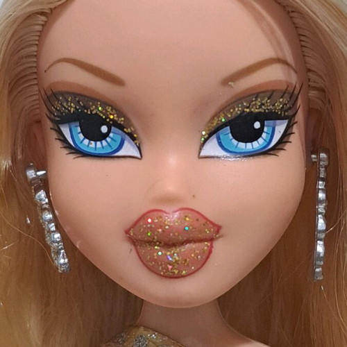 Bratz Magic Nails Cloe used with flaws