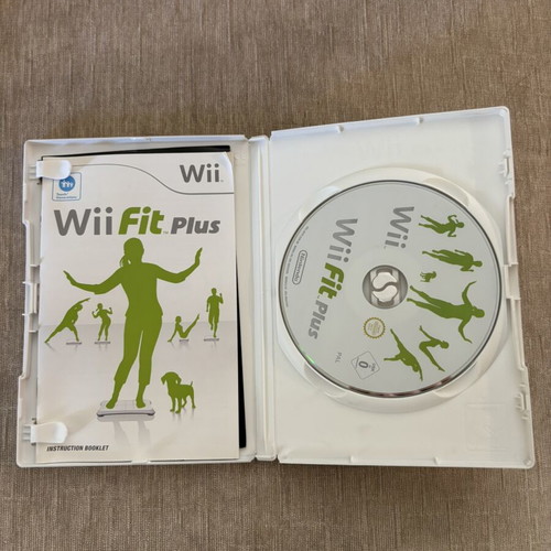 Wii Fit Plus Nintendo Wii English full set used