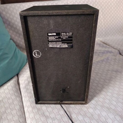 Speakers used, 2 large SANYO and 2 small THOMSON