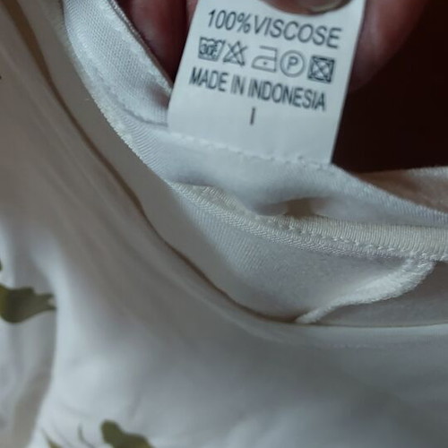 Long dress white with gold flowers size M like new, viscose fabric