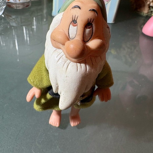 Dwarf figure like new in very good condition