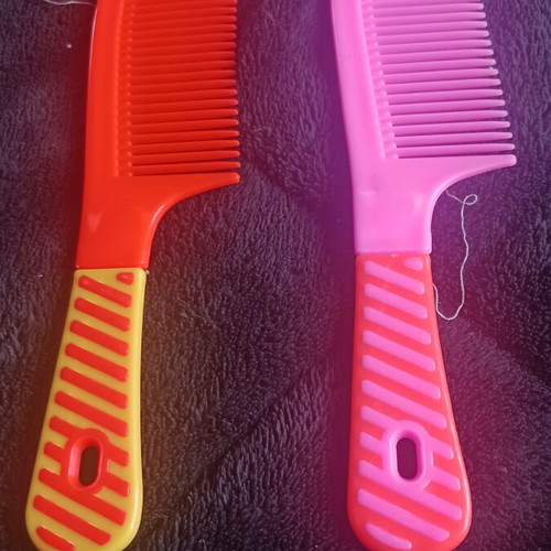 Plastic combs set of 2, new, orange and pink
