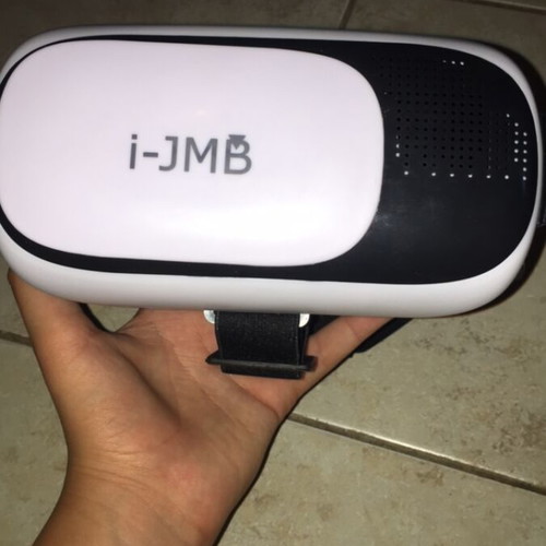 VR headset for mobile with Bluetooth controller used