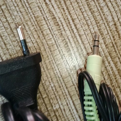 Trust computer speakers like new for desktop or laptop