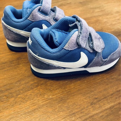 Nike boys' athletic shoes used, size 23.5, blue