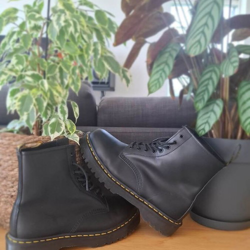 Dr. Martens 1460 Bex δερμάτινες μπότες καινούργιες, νούμερο 45, μαύρες