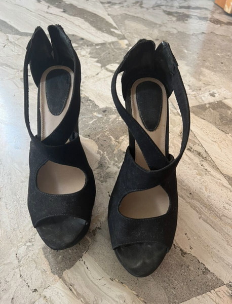 Γυναικεία μαύρα πέδιλα Bershka