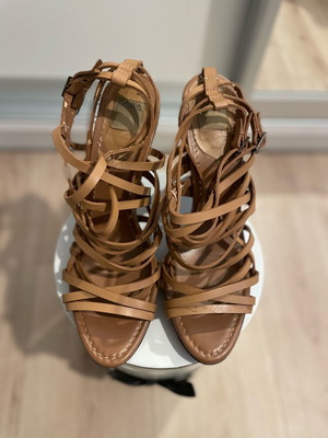 Zara sandals used brown size 39