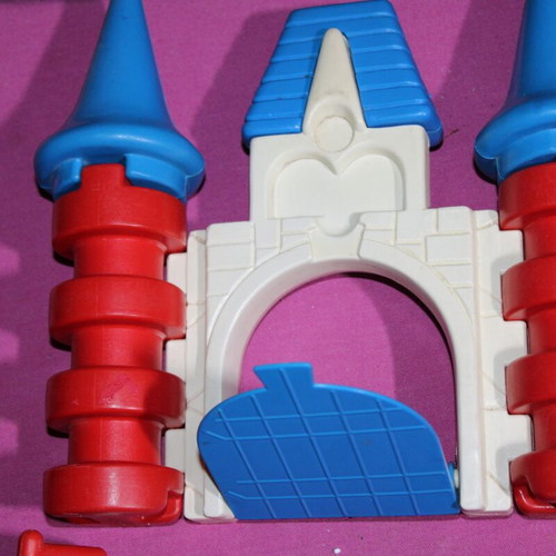 Playmobil plastic tower like new, pack of 9