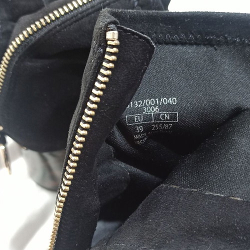 Women's boots used in very good condition, size 39
