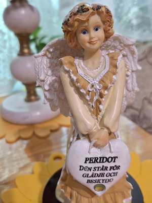 Peridot Angel Statue New, Joy and Protection from Sweden