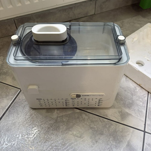 Girmi Il Naturista Centrifuge Automatic CE 16 juicer used