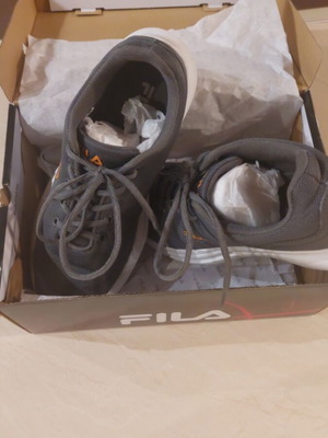 Fila Cassia 3 athletic shoes like new, size 40, gray