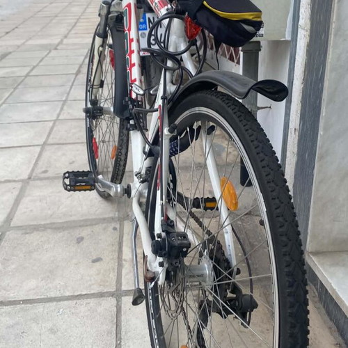 Trekking city bicycle like new, red, front suspension, disc brakes, men's