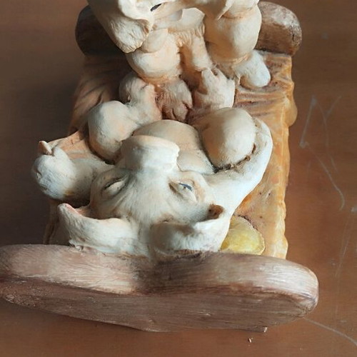 Humorous table decor like new with piglets