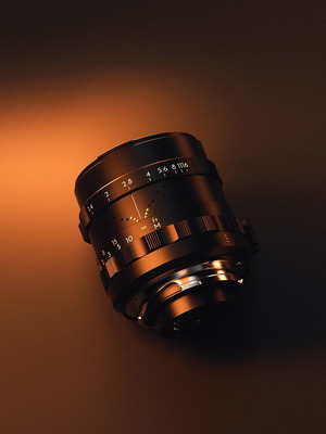 Thypoch-Simera 28mm F1.4 M Mount lens like new, full frame, black