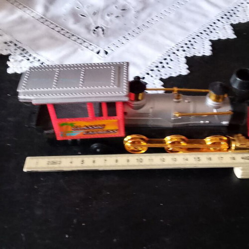 Toy train 2001 collectible like new