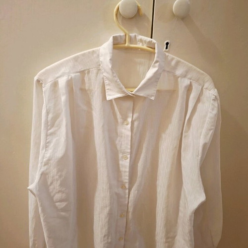 White women's shirt XL like new
