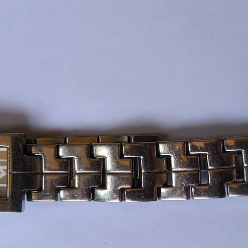 Quantum women's quartz watch with bracelet, very good condition