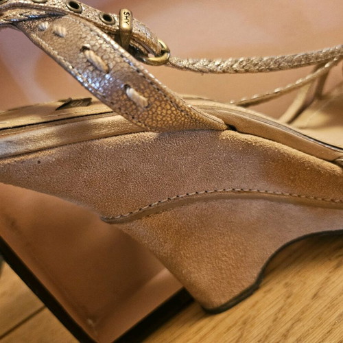 Shy sandals like new, leather gold with matte tan platform heel size 40