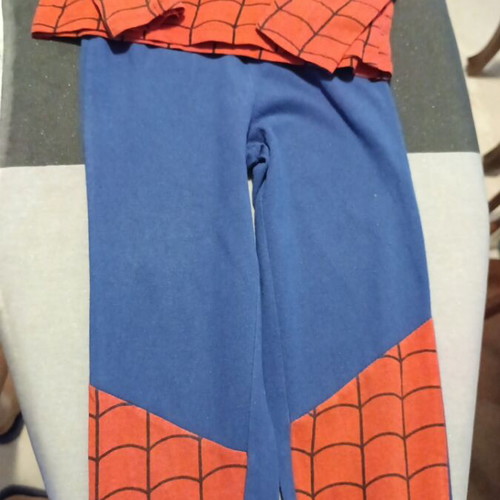 Spiderman pajamas for 4 years old used, good condition