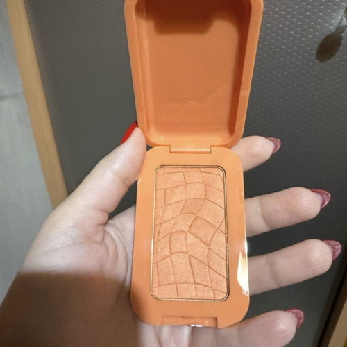 Nyx Buttermelt Blush 03 Sooner The Butta new, mandarin with shiny shimmer