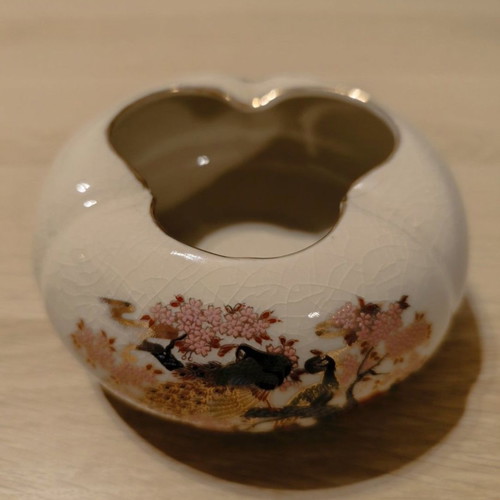 Japanese Gold Satsuma vase and ashtray set used