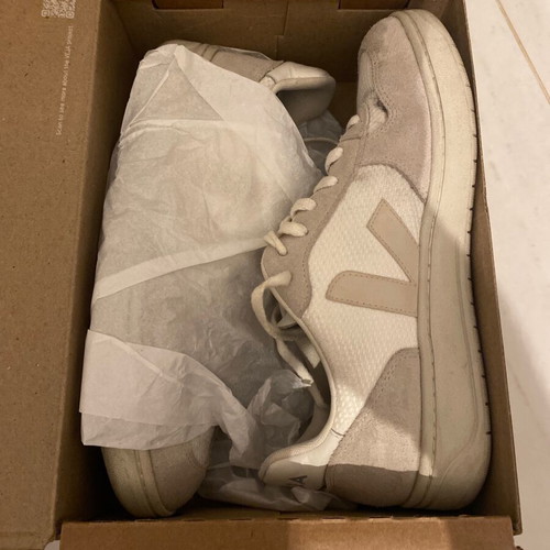 Veja V-10 B Mesh sneakers used, size 41, white and beige