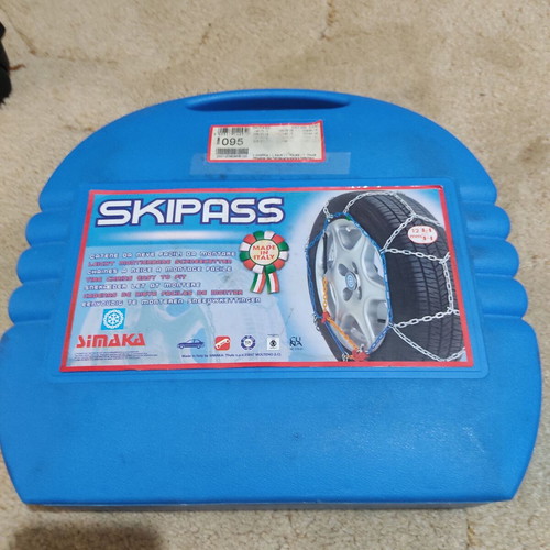 Skipass 095 snow chains new, Italian made, sizes 195-75-15 etc.