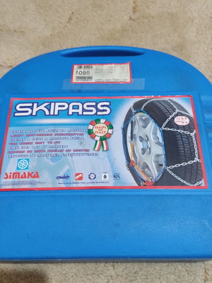 Skipass 095 snow chains new, Italian made, sizes 195-75-15 etc.