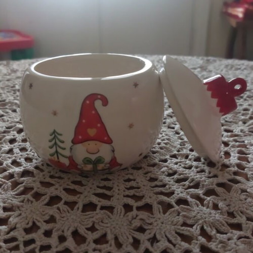Ceramic container with Santa Claus new, cookie jar style with festive design